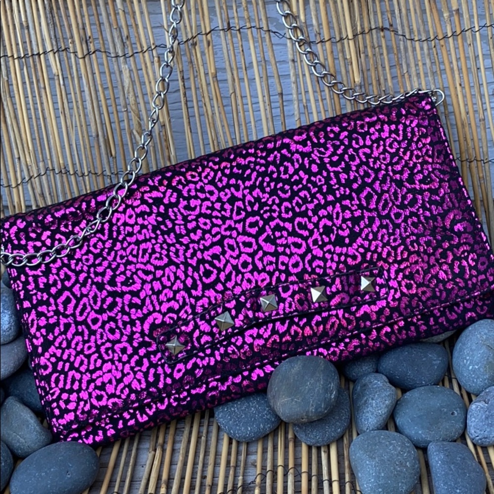 Betsey Johnson leopard print fuchsia purse clutch